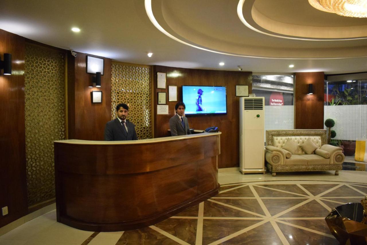 Hilton Suites Lahore Exterior foto